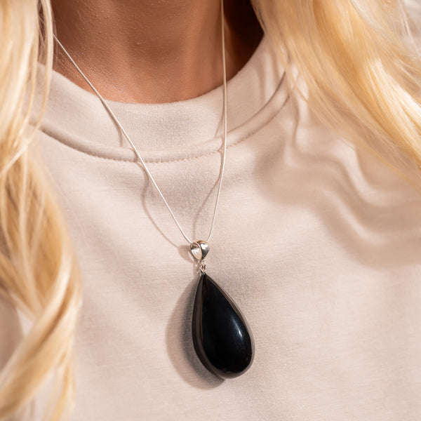 Gintarinis pakabukas, sidabras 925 "Nakties paslaptis"